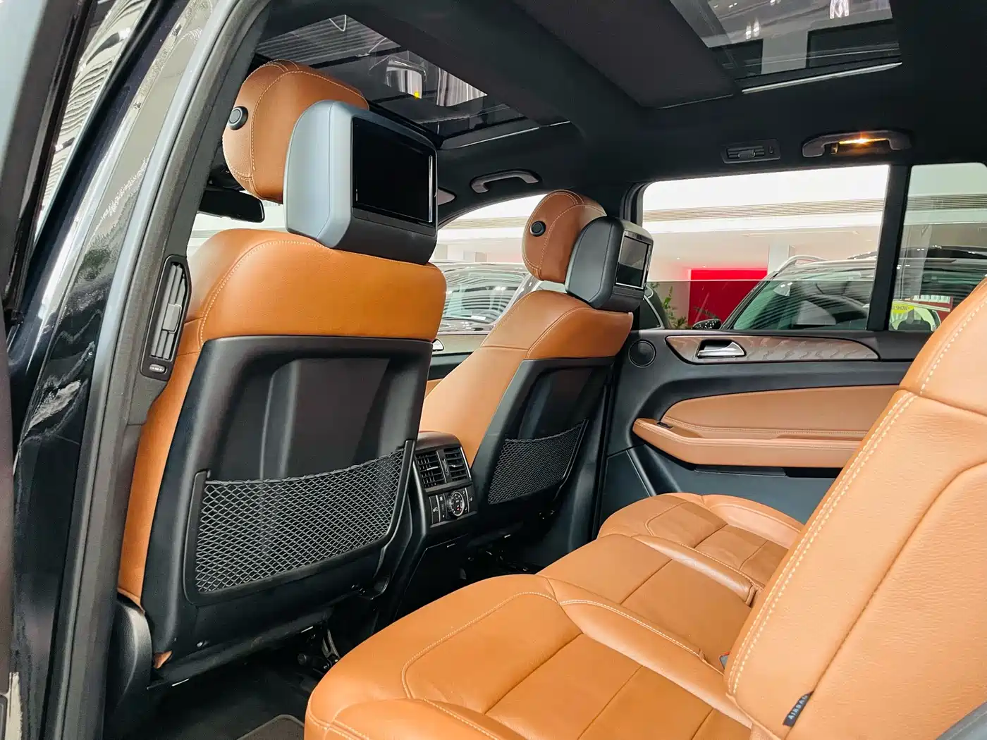 Mercedes-Benz GLS 2016 GLS 400 4MATIC Luxury фото 18