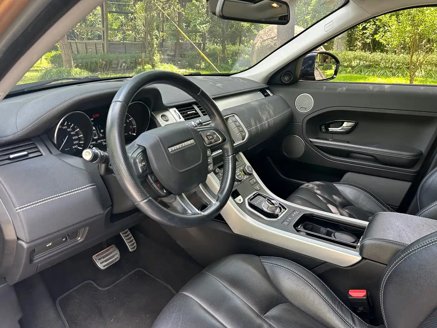 Land Rover Range Rover Evoque (Import) 2016 2015 2.0T 5-door Dynamic Edition