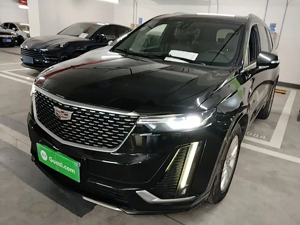 Фото 1 - Cadillac XT6