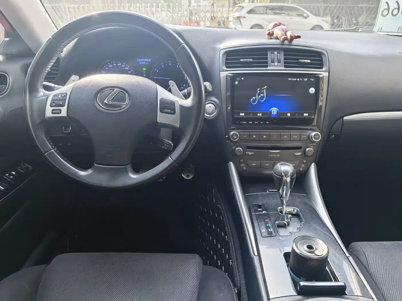 Фото 8 - Lexus IS