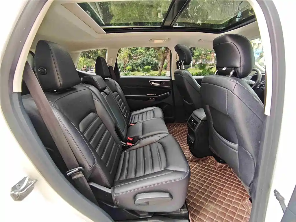 Фото 7 - Ford Edge
