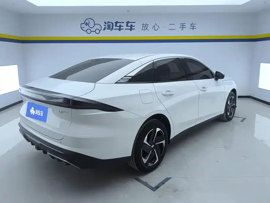 Geely Galaxy Galaxy L6 2025 2025 EM-i 140km Starship Edition