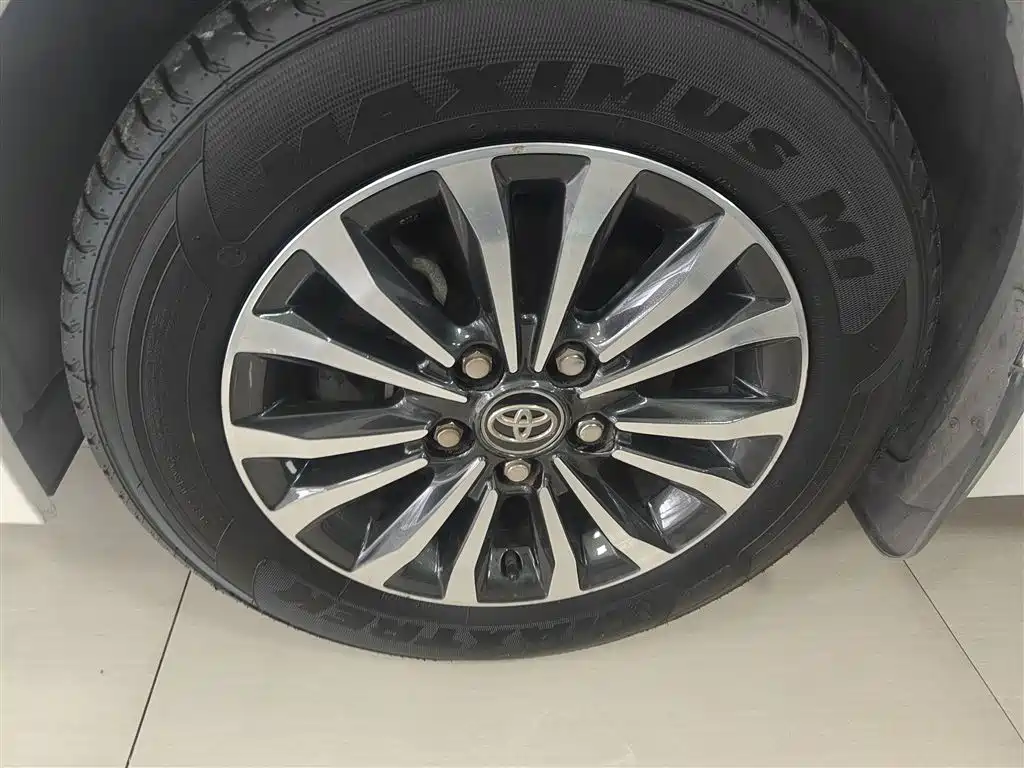Toyota Corolla 2017 Facelift 1.2T S-CVT GL фото 25