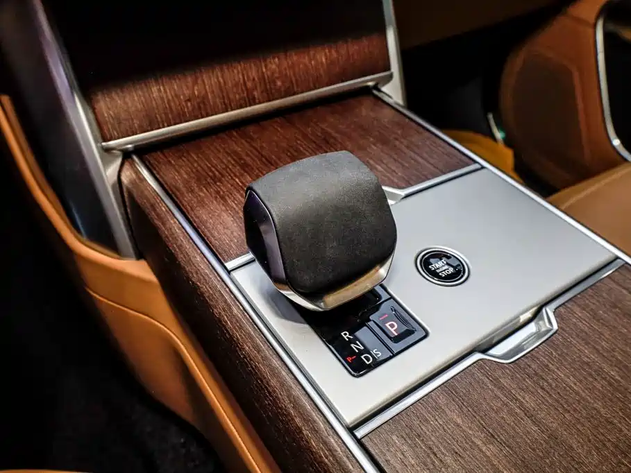 Photo 16 - Land Rover Range Rover