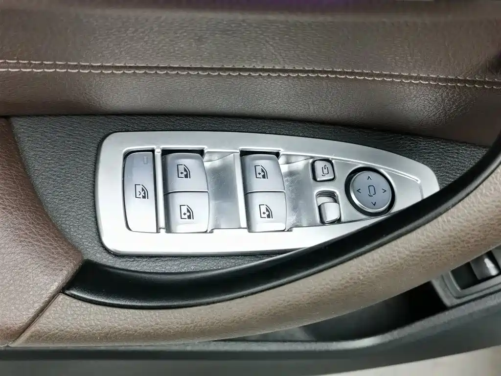 BMW X1 2021 sDrive20Li Fashion фото 9