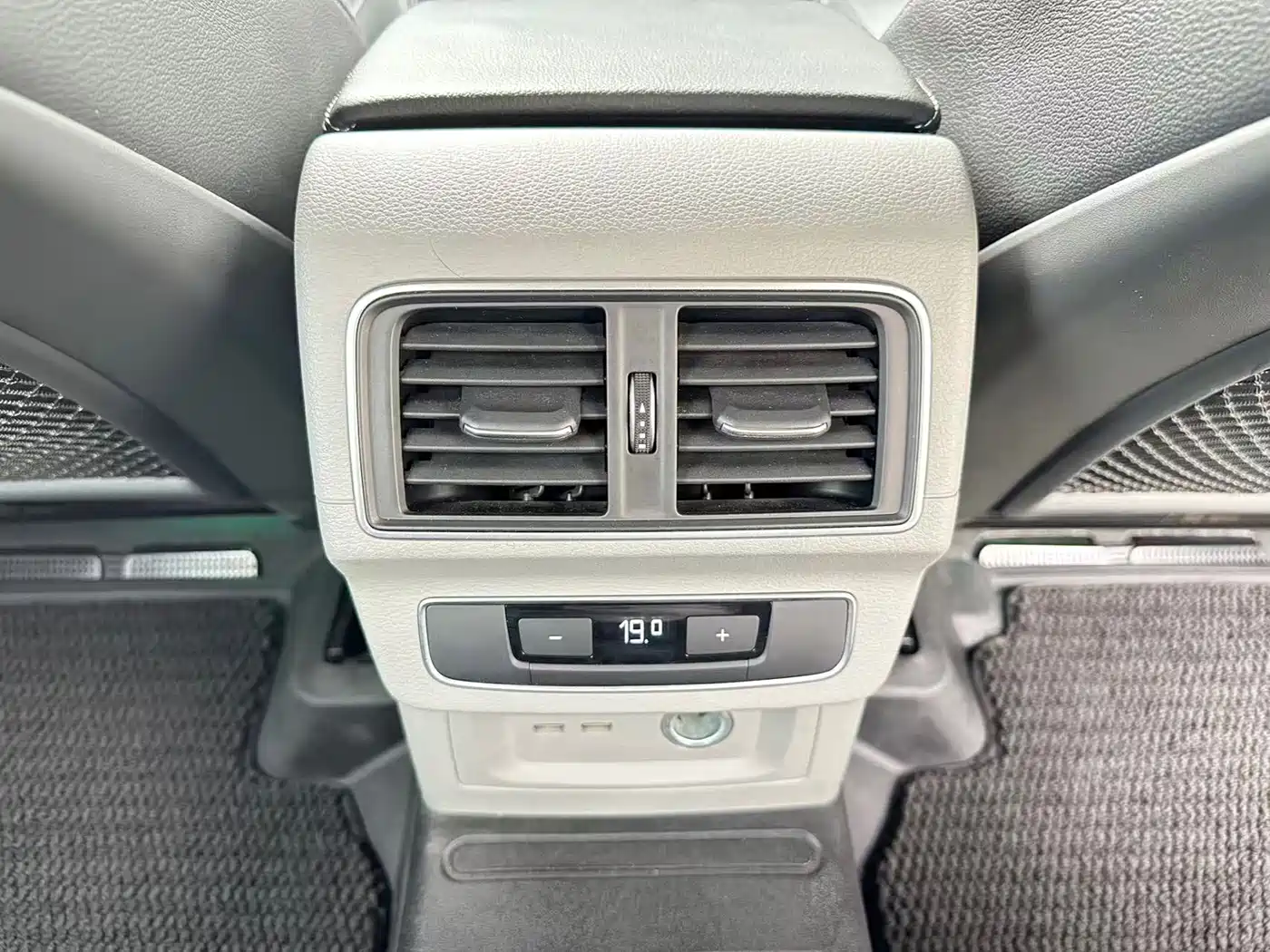 Audi Q5L 2018 45 TFSI Exclusive Fashion (China V) фото 17