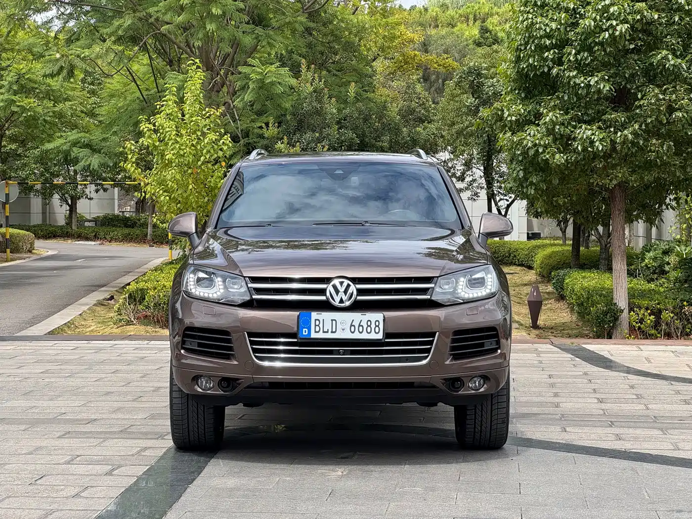 Фото 2 - Volkswagen Touareg