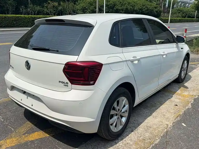 Volkswagen Polo 2019 Plus 1.5L Automatic Colorful Tech Edition фото 7