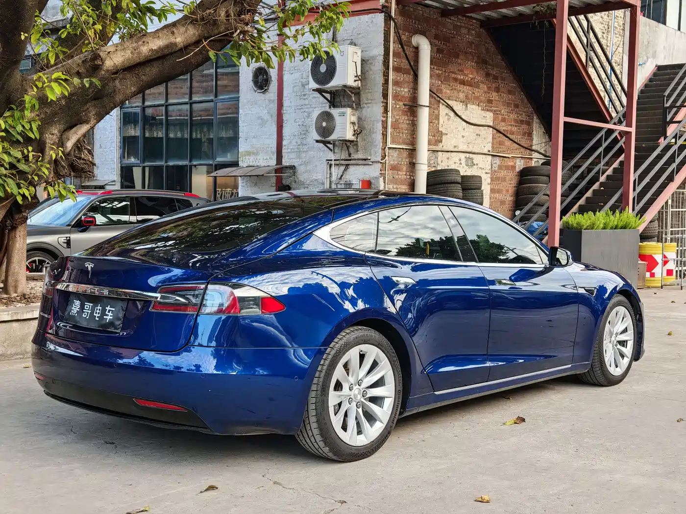 TESLA MODEL S