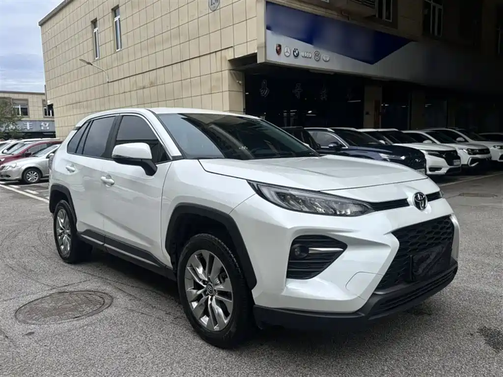 Toyota Wildlander 2023 2.0L CVT FWD LE фото 9