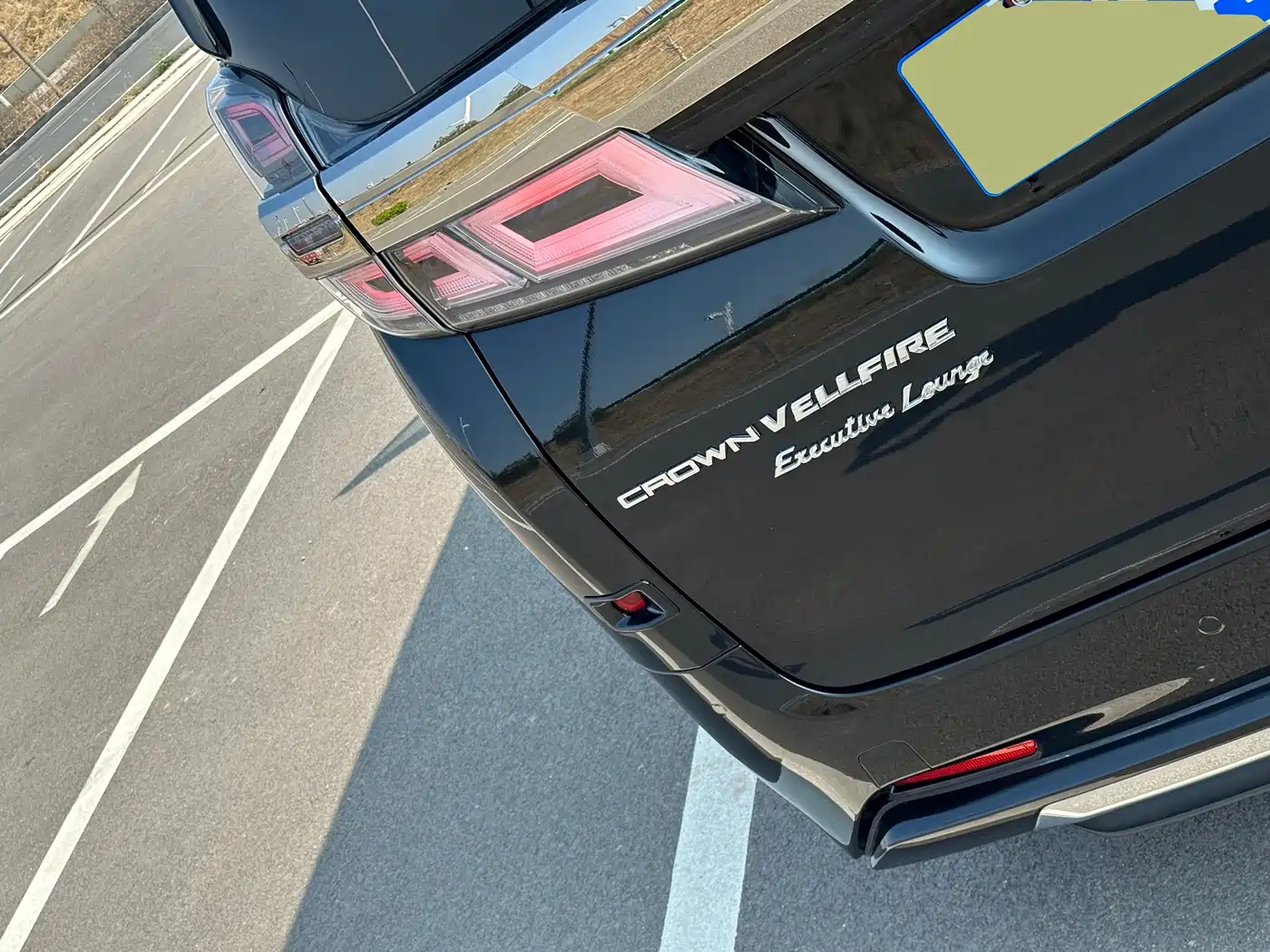Toyota Vellfire 2021 Crown Hybrid 2.5L HV Supreme Edition фото 25
