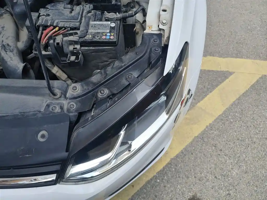 Volkswagen Polo 2014 1.6L Automatic Comfort Edition фото 22