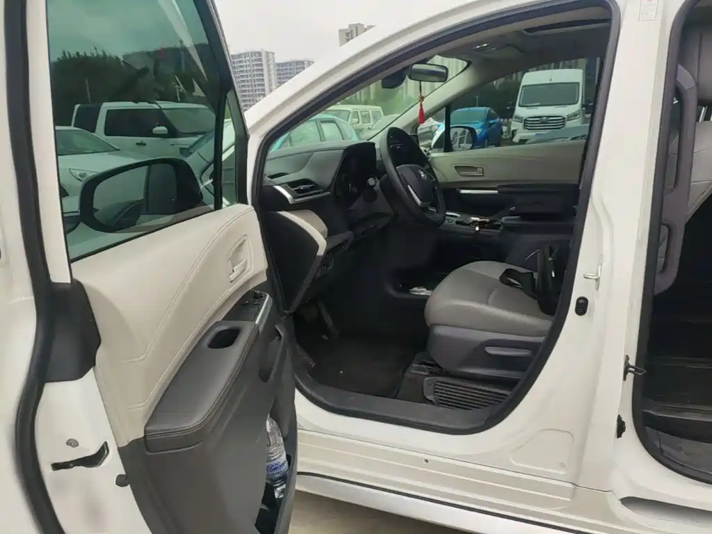 Toyota Granvia 2024 2024 2.5L Hybrid Comfort
