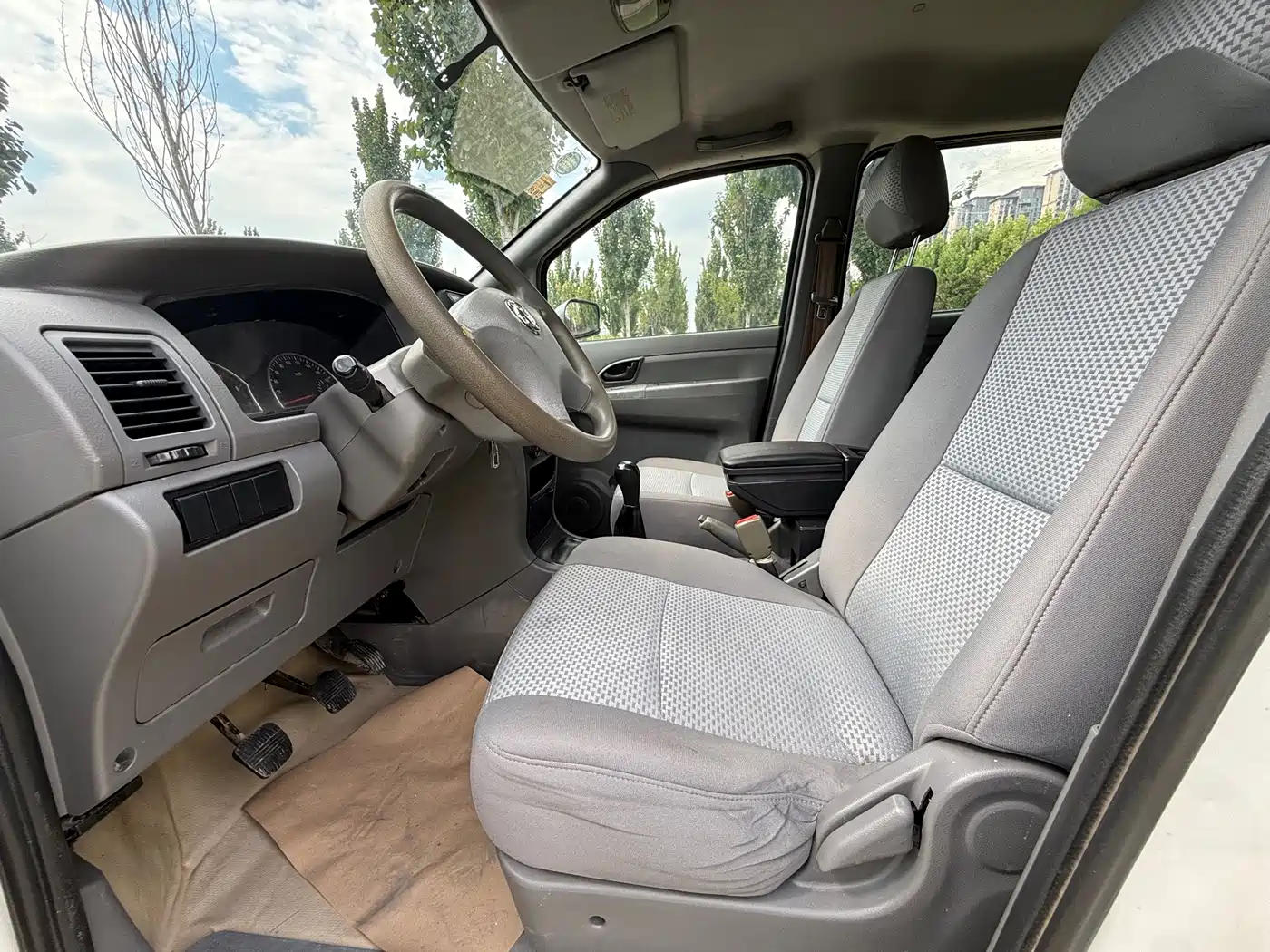 Dongfeng ZNA Shuaike 2014 2013 Facelift 1.6L Manual Utility 7-seater China V