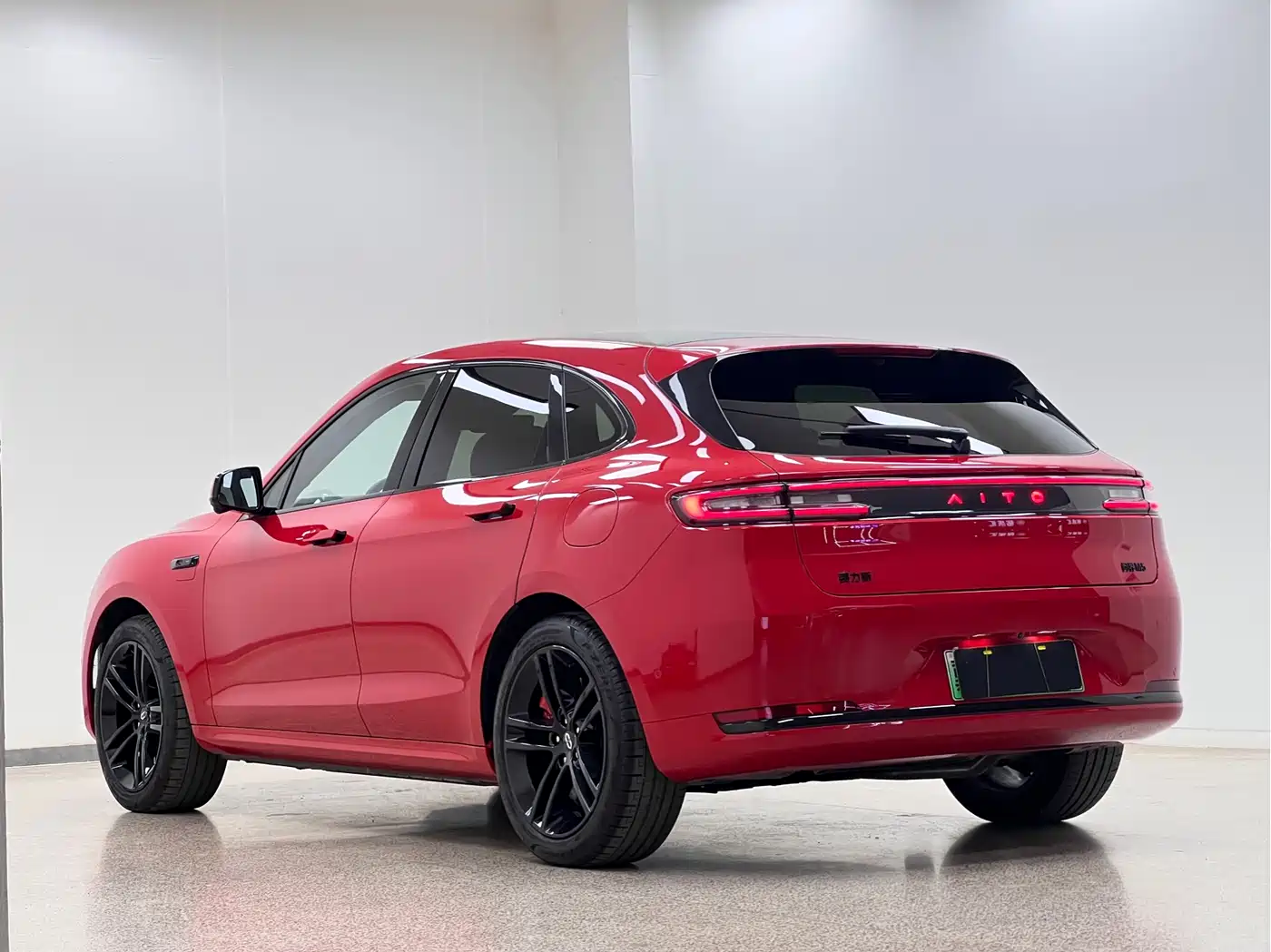 AITO Wenjie AITO M5 2025 Extended Range Ultra AWD фото 5