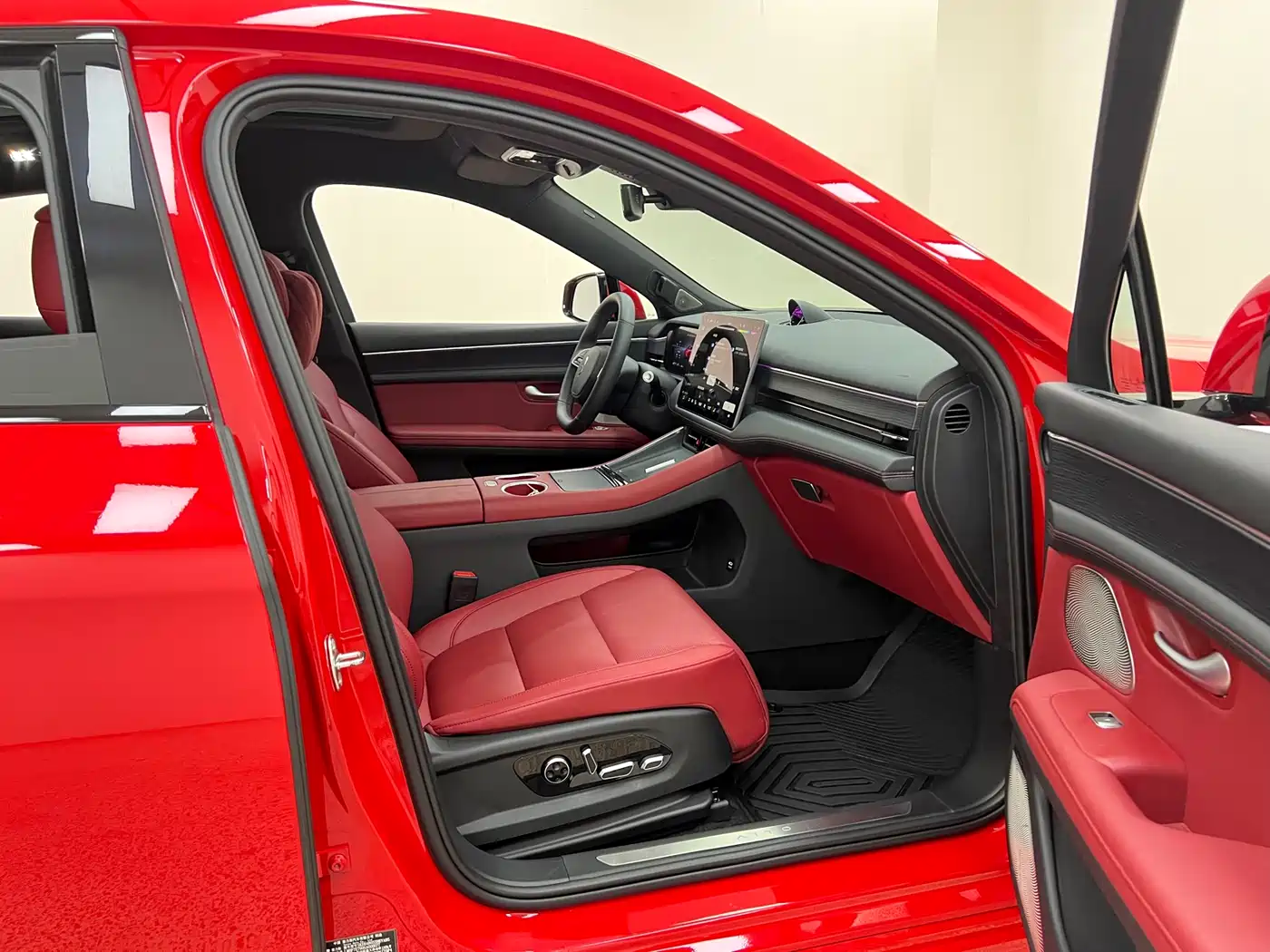 AITO Wenjie AITO M5 2025 Extended Range Ultra AWD фото 30