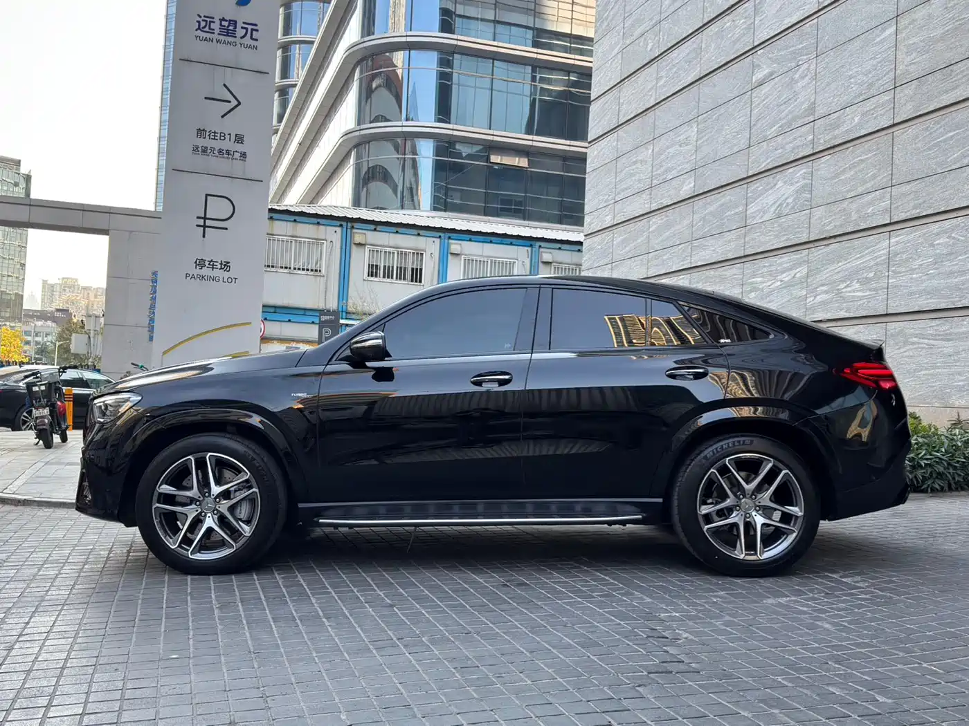 Mercedes-Benz GLE Coupe AMG 2024 AMG GLE 53 4MATIC+ Coupe SUV фото 3