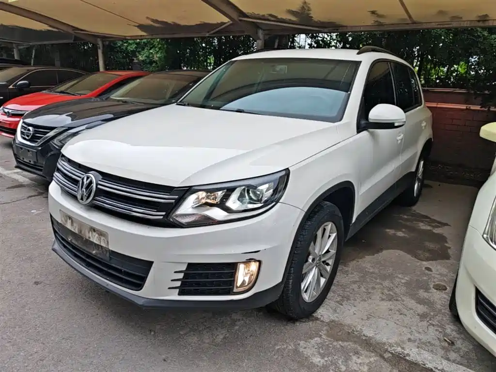 VOLKSWAGEN TIGUAN
