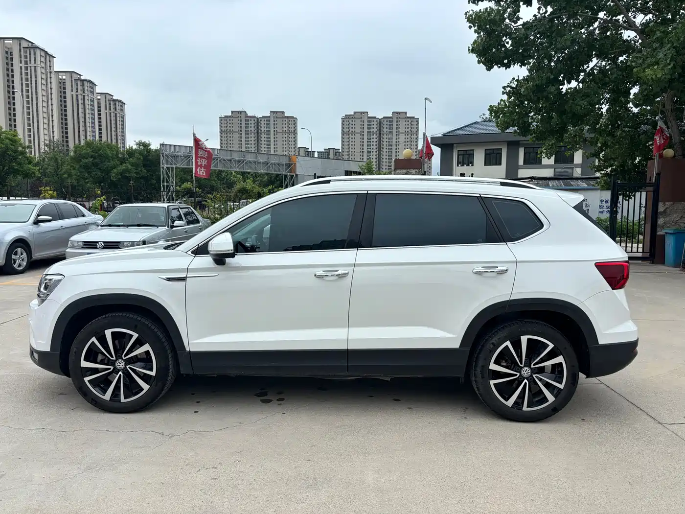 Volkswagen Tharu 2020 280TSI 2WD Luxury Edition China VI фото 6