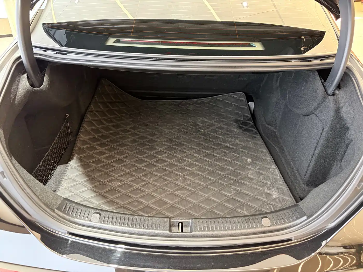 Mercedes-Benz E-Class 2022 Facelift III E 300 L Luxury фото 23