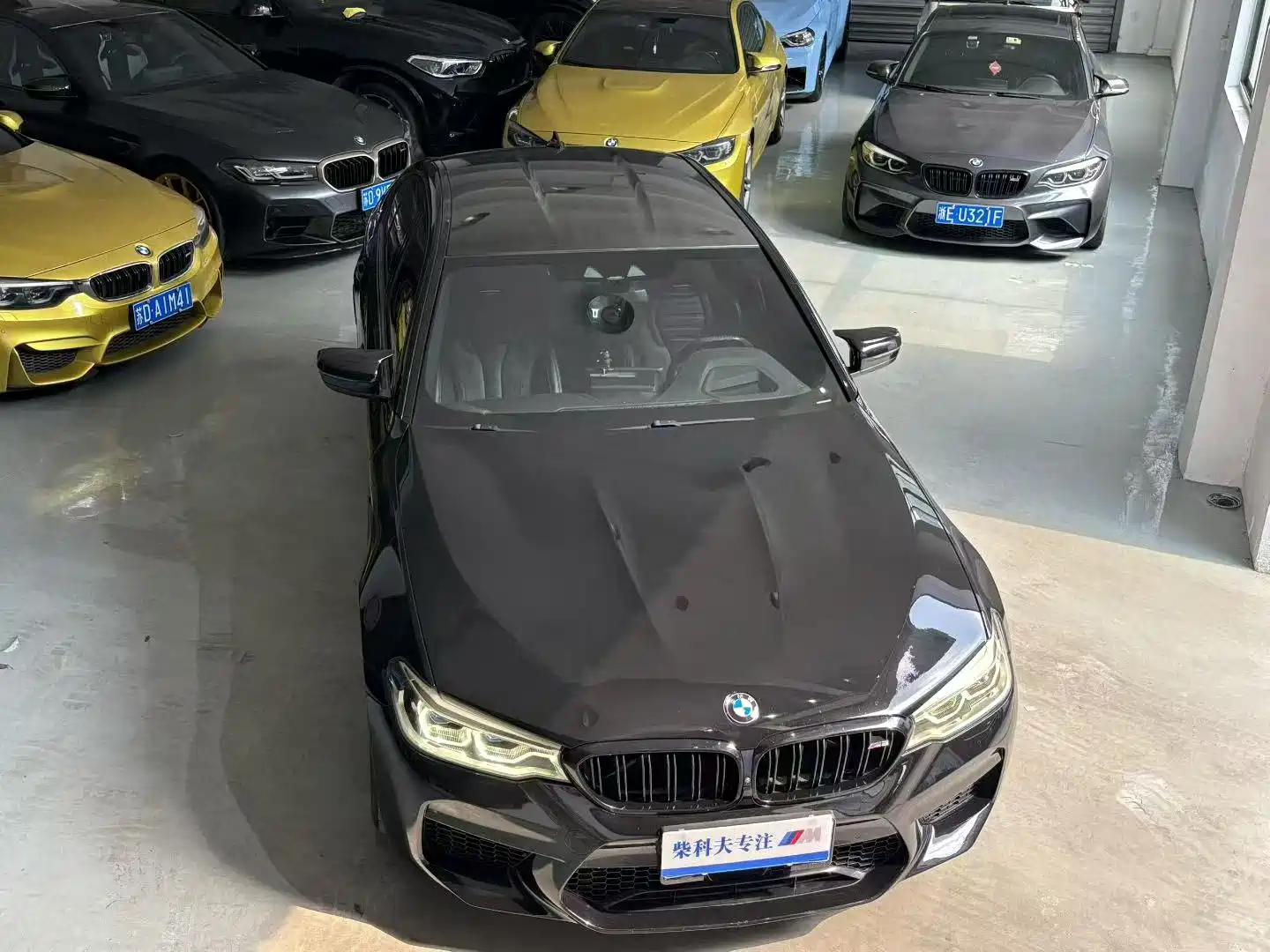 Фото 2 - BMW M5