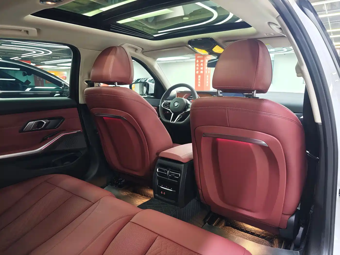 BMW 3 Series 2026 325Li M Sport Package фото 9