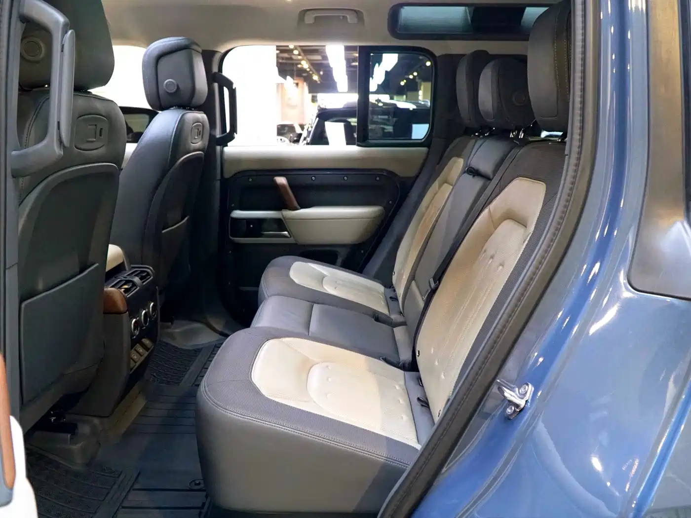 Land Rover Defender 2022 110 P400 X-DYNAMIC HSE фото 6