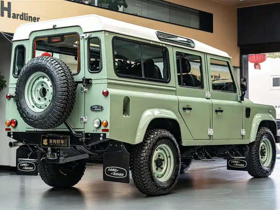 Land Rover Defender фото 4