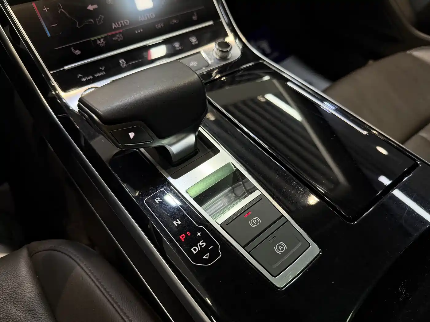 Audi A8 2018 A8L 55 TFSI quattro Launch Elite фото 22