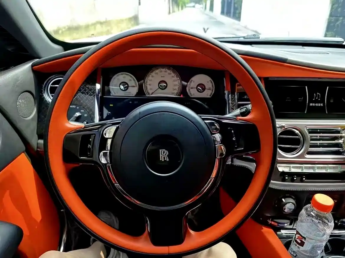 Фото 8 - Rolls-Royce Wraith