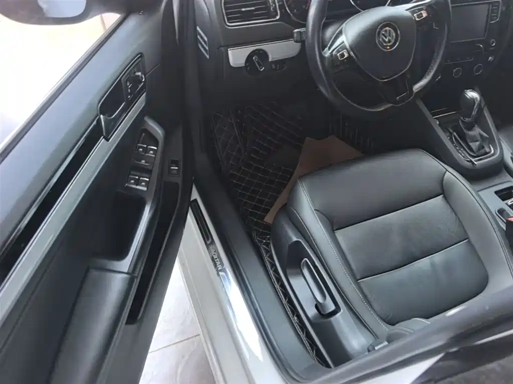 Volkswagen Sagitar 2017 230TSI Automatic Comfort фото 16