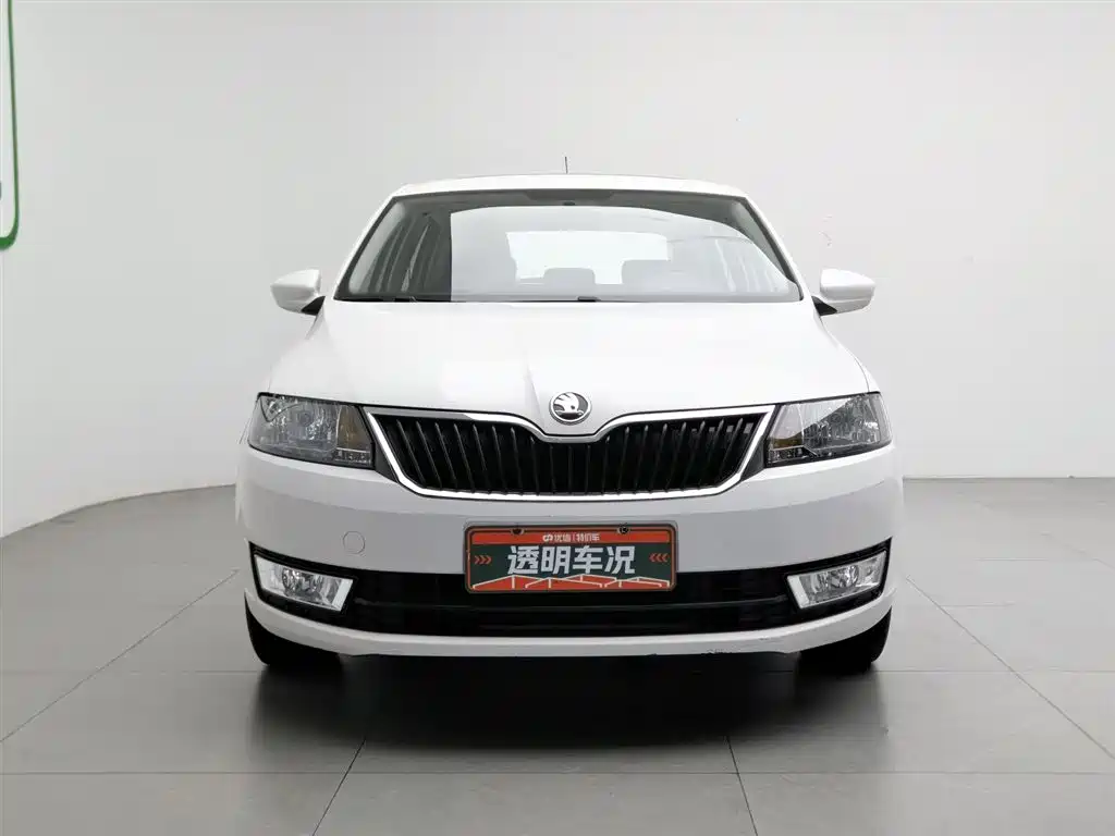 Škoda Skoda Rapid Spaceback 2016 Facelift 1.6L Manual Innovation Edition фото 3
