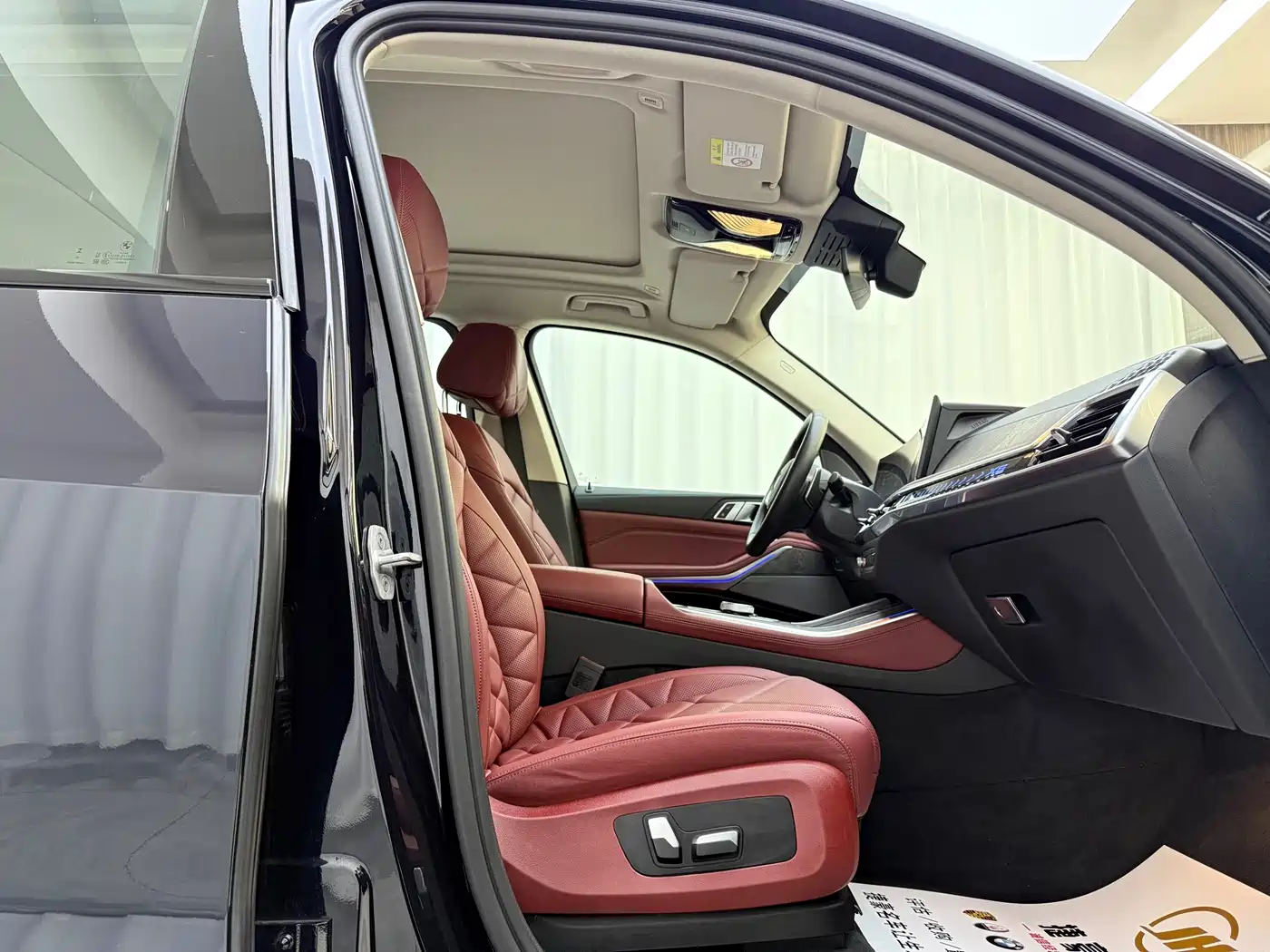 BMW X5 2025 Model xDrive 30Li Exclusive M Sport Blackout Package фото 8