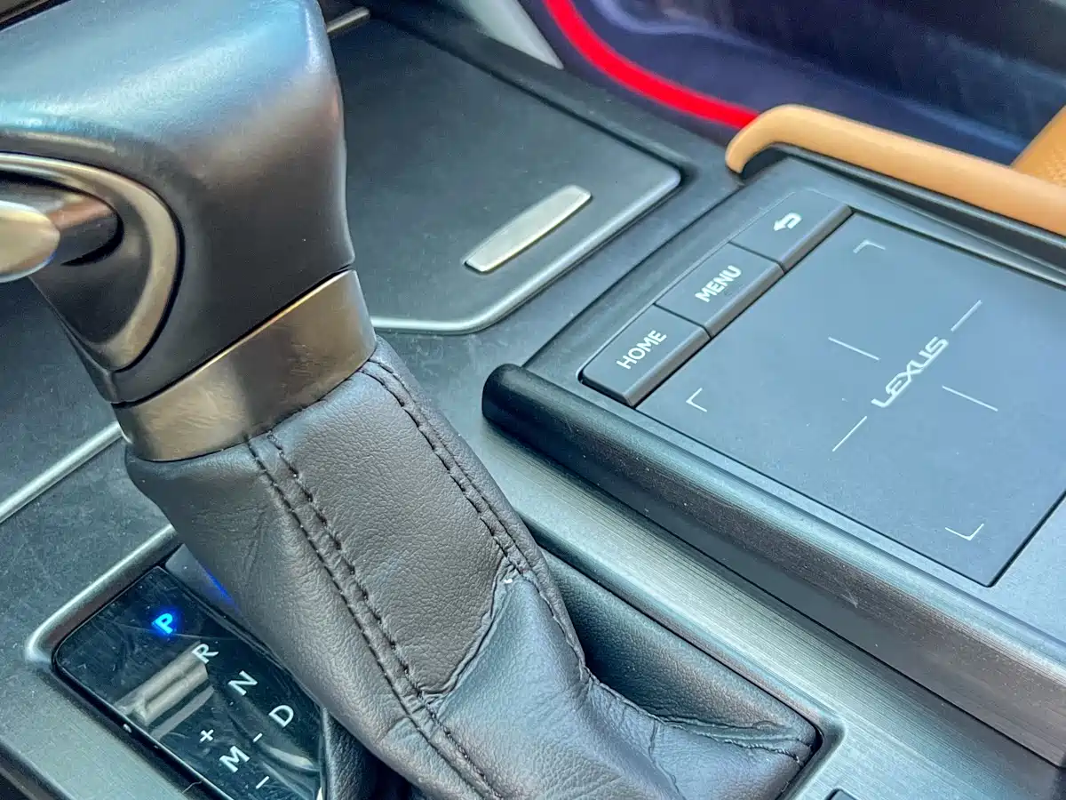Lexus ES 2022 200 Excellence Edition фото 10