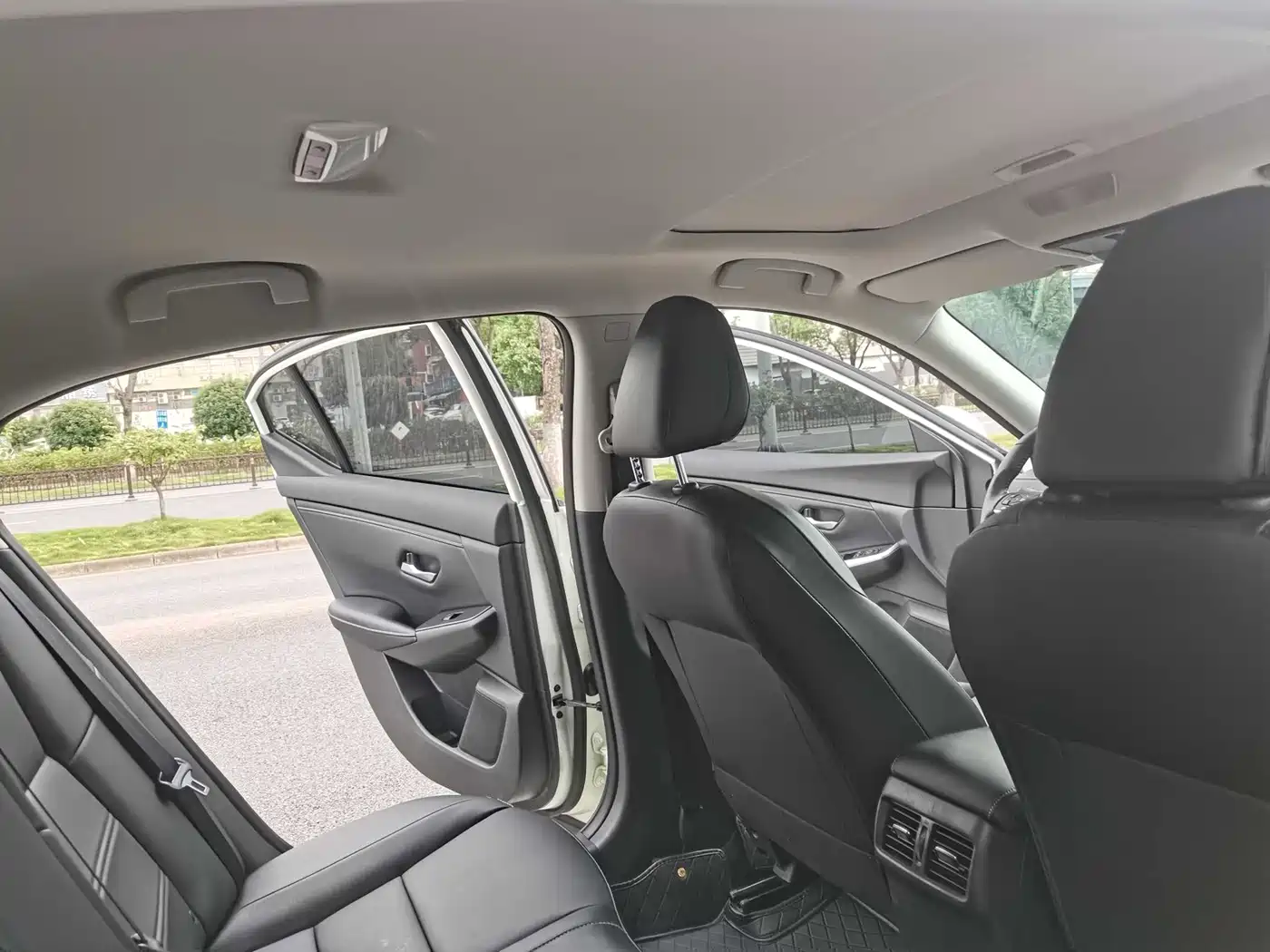 Nissan SYLPHY, миниатюра 8