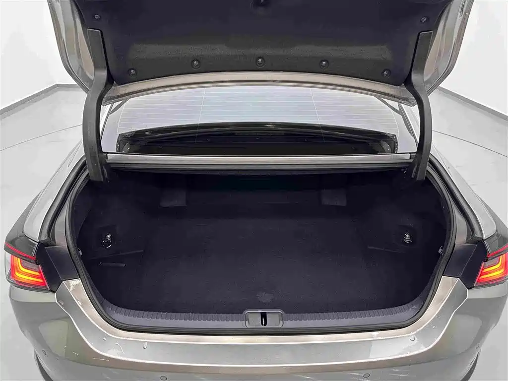 Lexus ES 2025 2025 300h Ultimate Edition