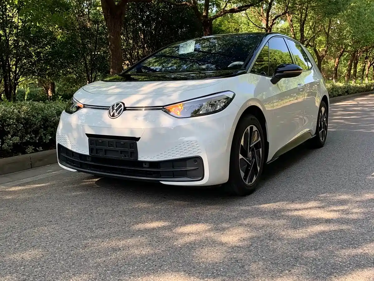 Volkswagen ID.3 2025 Smart Edition Outstanding Oxygen Version