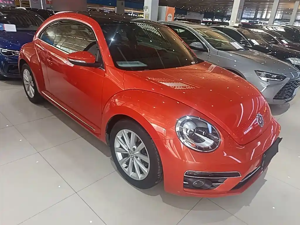 Volkswagen Beetle 2018 180TSI Trend Joy Edition фото 22