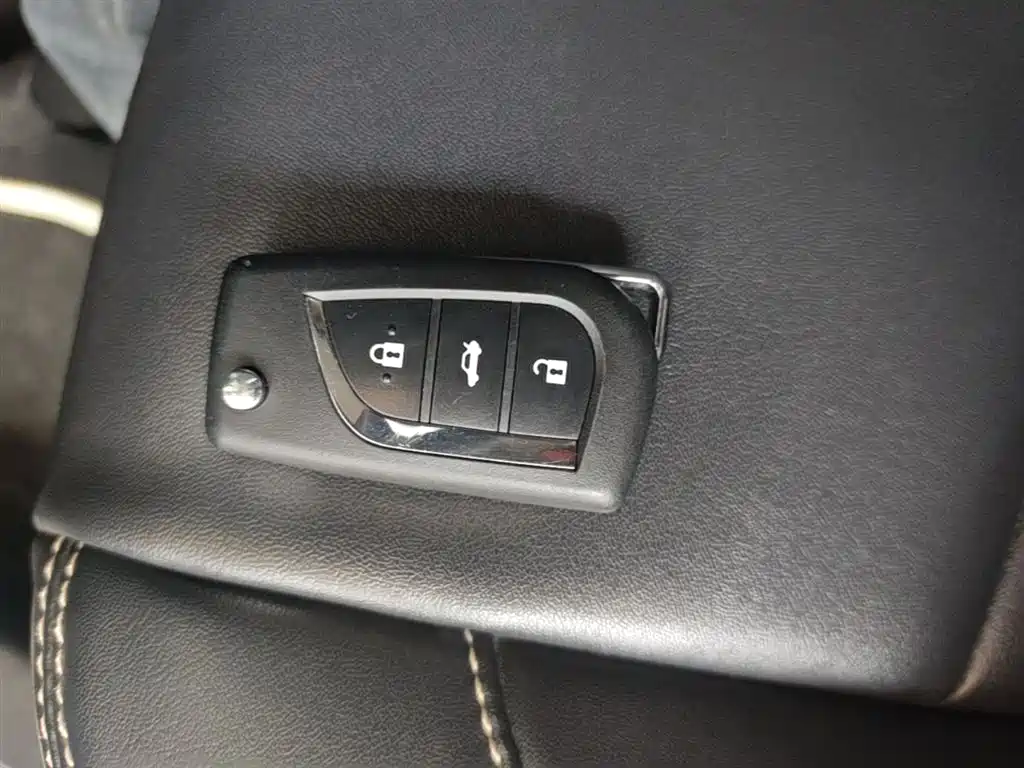 Toyota Corolla 2017 Facelift 1.2T S-CVT GL-i фото 9