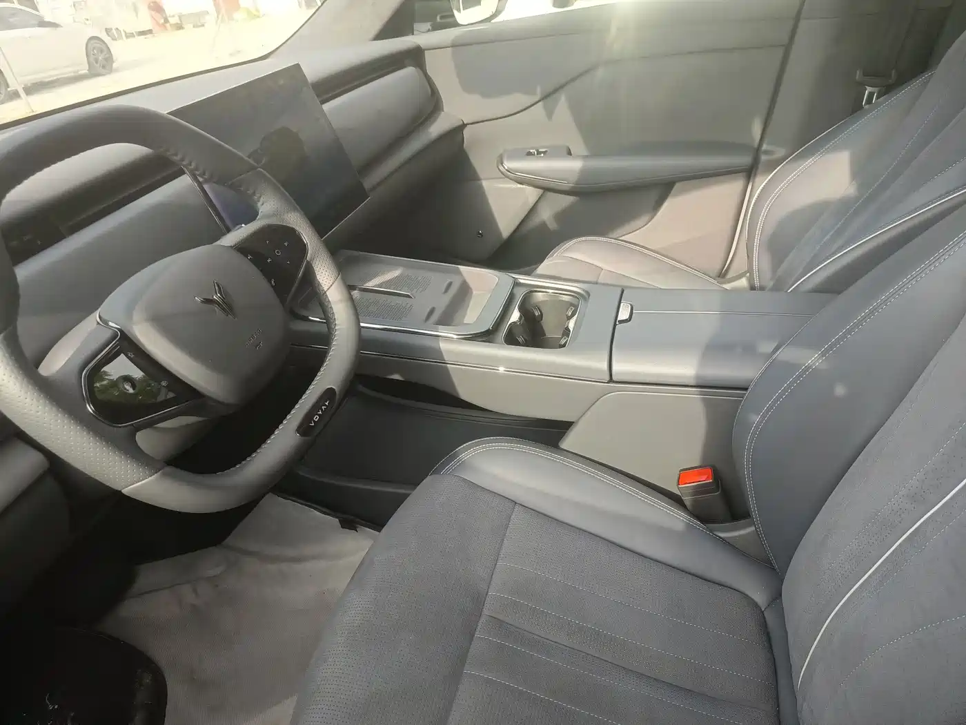 Voyah Auto Voyah Zhiyin 2024 Long Range Super Charging Edition фото 4