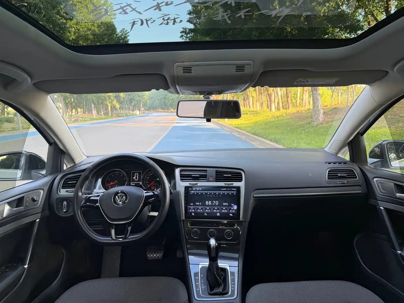 Volkswagen Golf 2016 1.6L Automatic Comfort фото 16