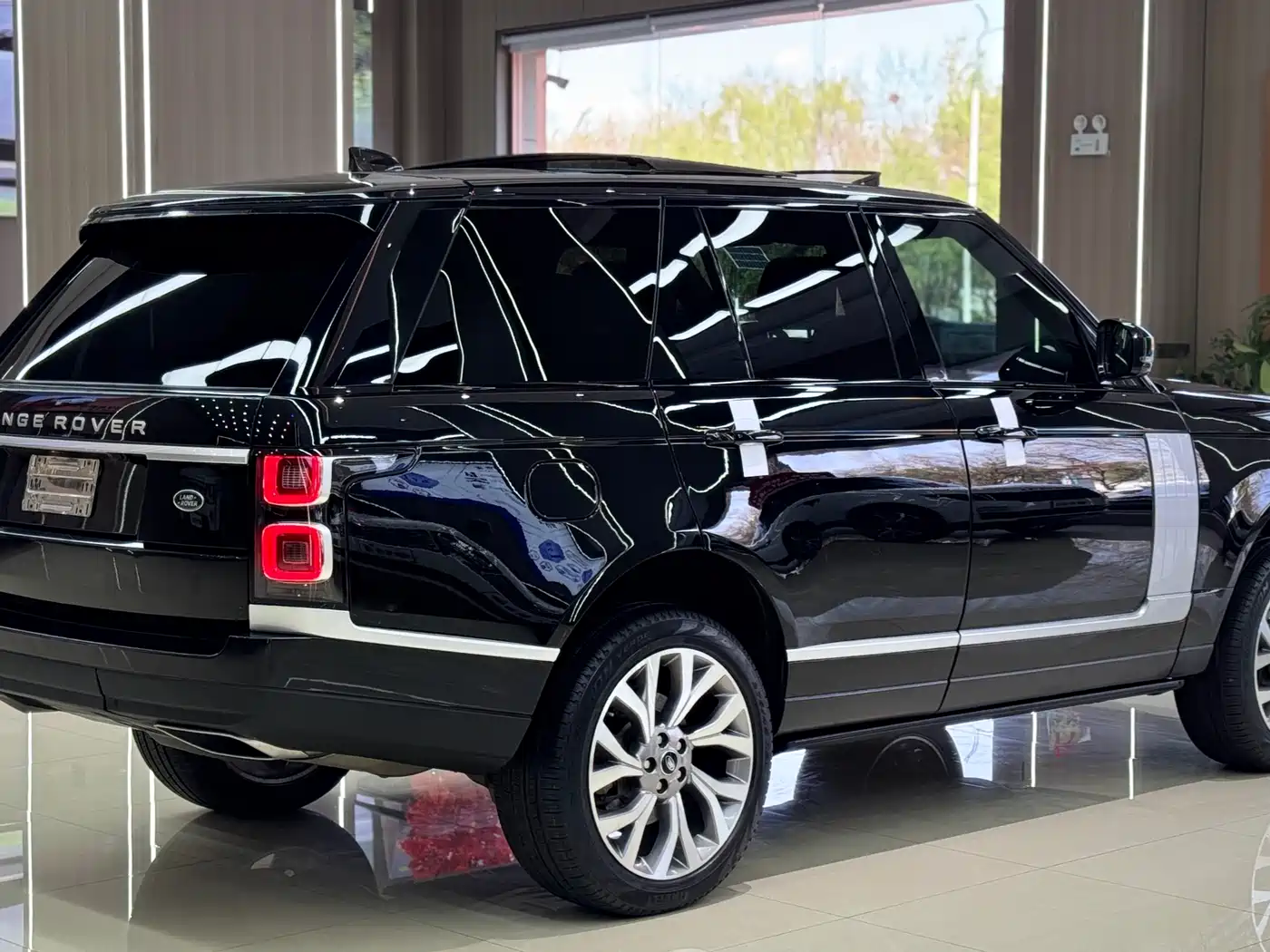 Land Rover Range Rover 2017 3.0 SC V6 Vogue фото 2