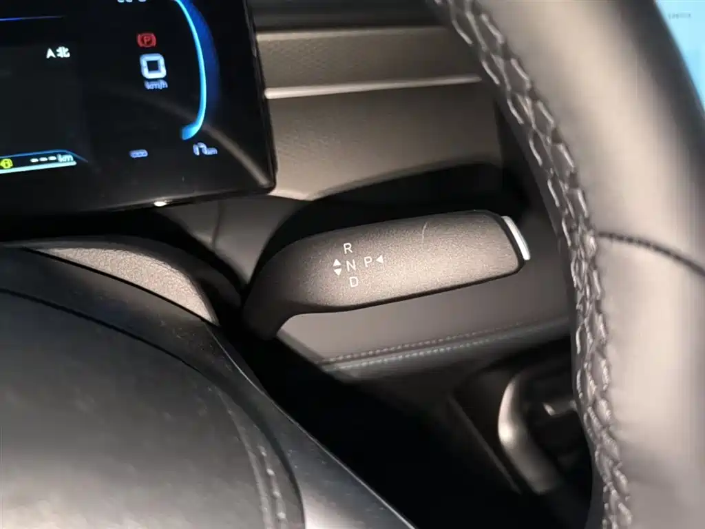 BYD Qin PLUS 2026 DM-i Smart Edition 128KM Progressive фото 14
