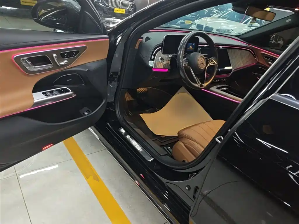 Mercedes-Benz E-Class 2024 E 300 L Fashion фото 16