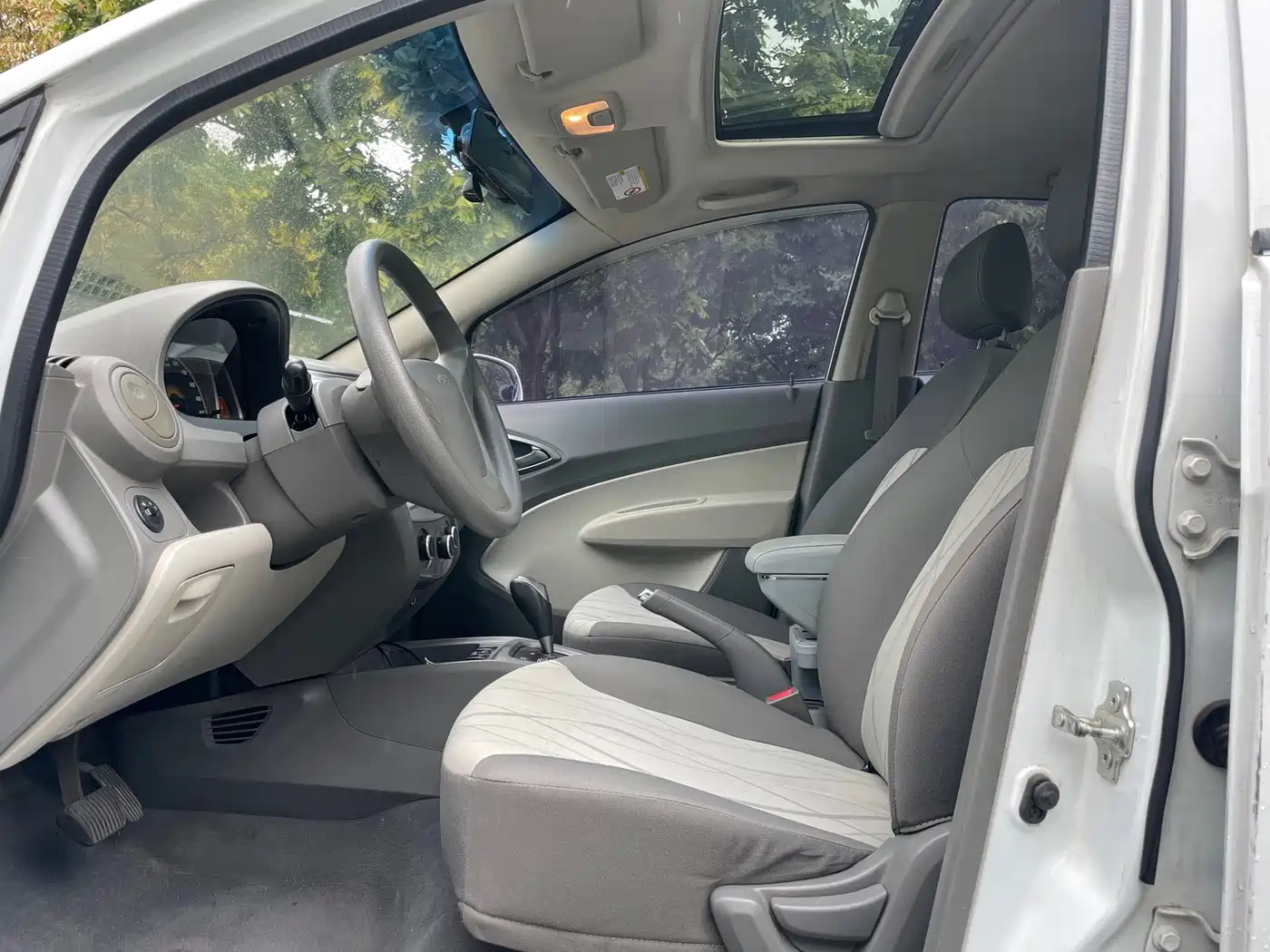 Chevrolet Sail 2014 2011 Sedan 1.4L AMT Happiness Edition