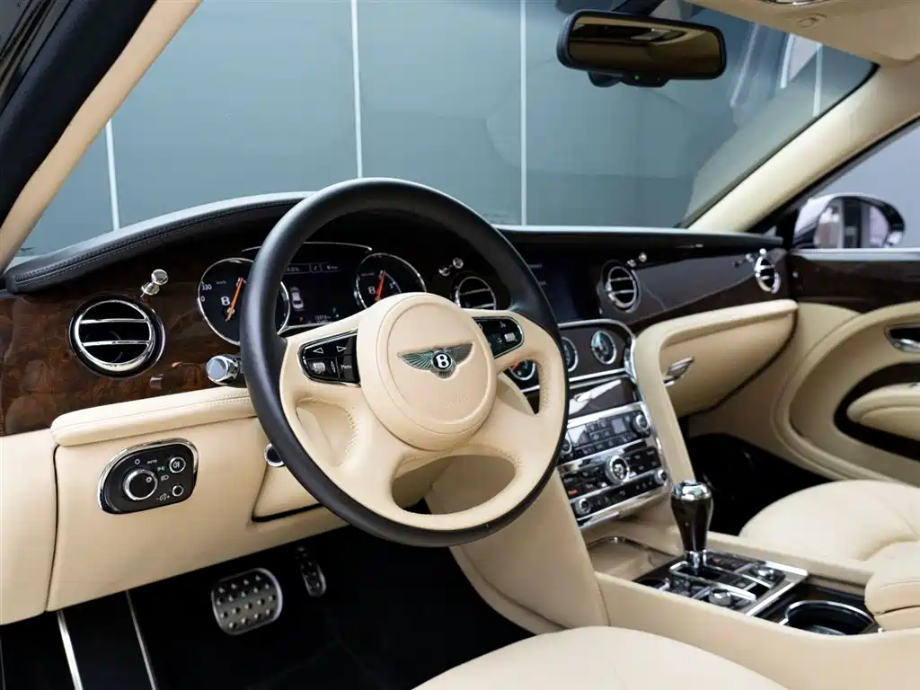 Bentley Mulsanne 2015 6.8T Standard Edition фото 10