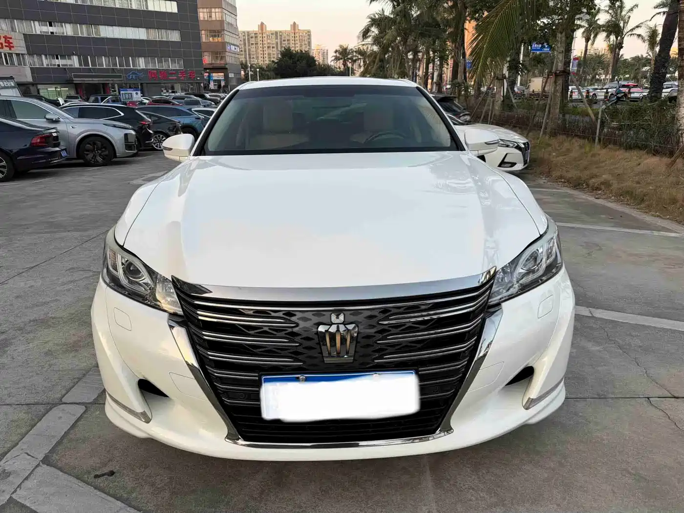 Toyota Crown 2018 2.0T Fashion Edition фото 2