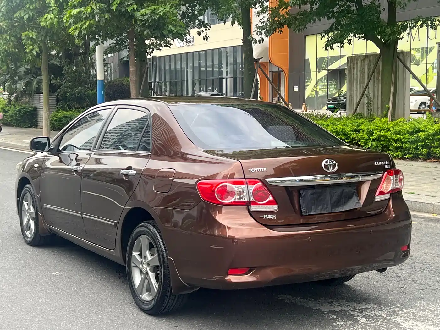 Toyota Corolla 2013 Special Edition 1.8L CVT Ultimate Cool GL-i фото 4
