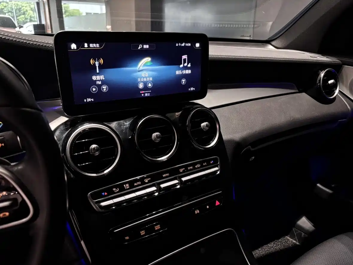 Mercedes-Benz GLC Coupe 2021 GLC 260 4MATIC Coupe SUV фото 14