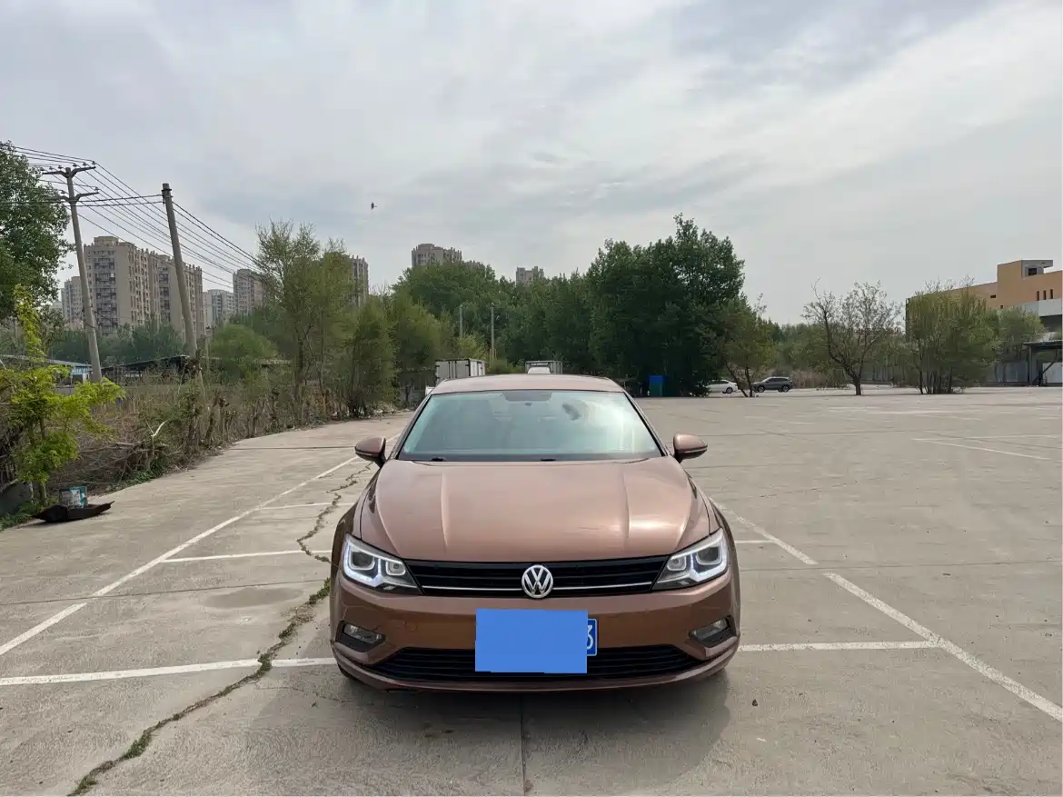 Volkswagen Lamando 2017 230TSI DSG Trend Edition фото 2